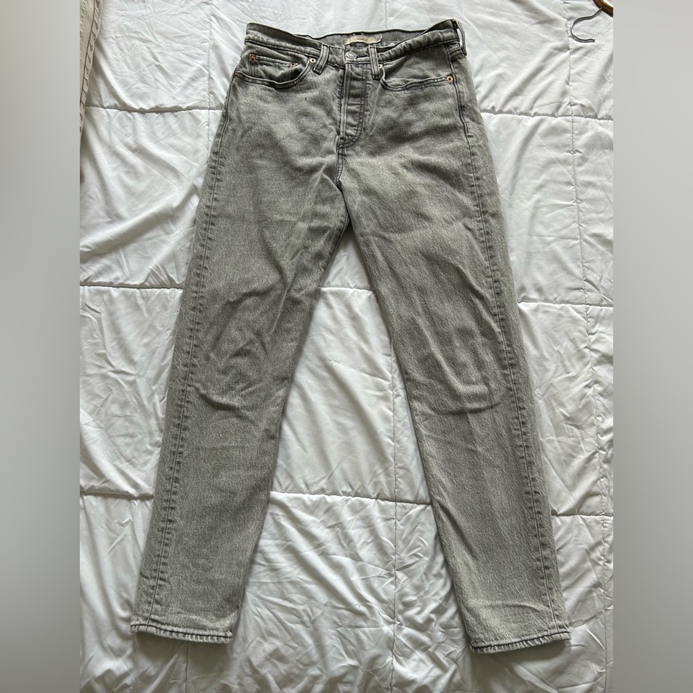 Levi’s women’s “Wedgie” jeans in gray, size 27.